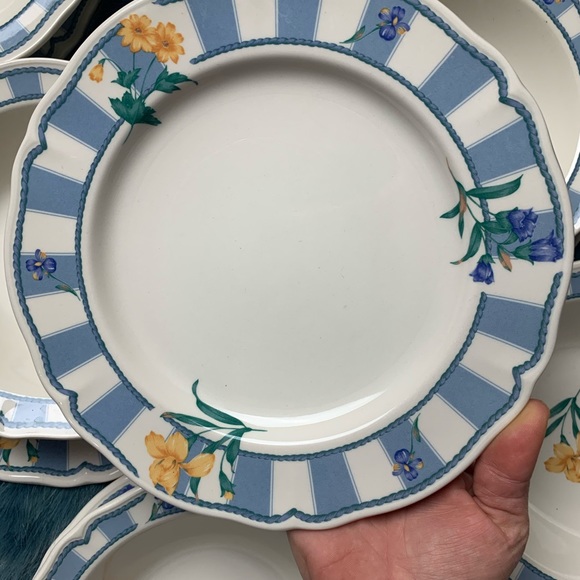 VTG Noritake dinnerware China set of 32 READ DESCR - Picture 5 of 8